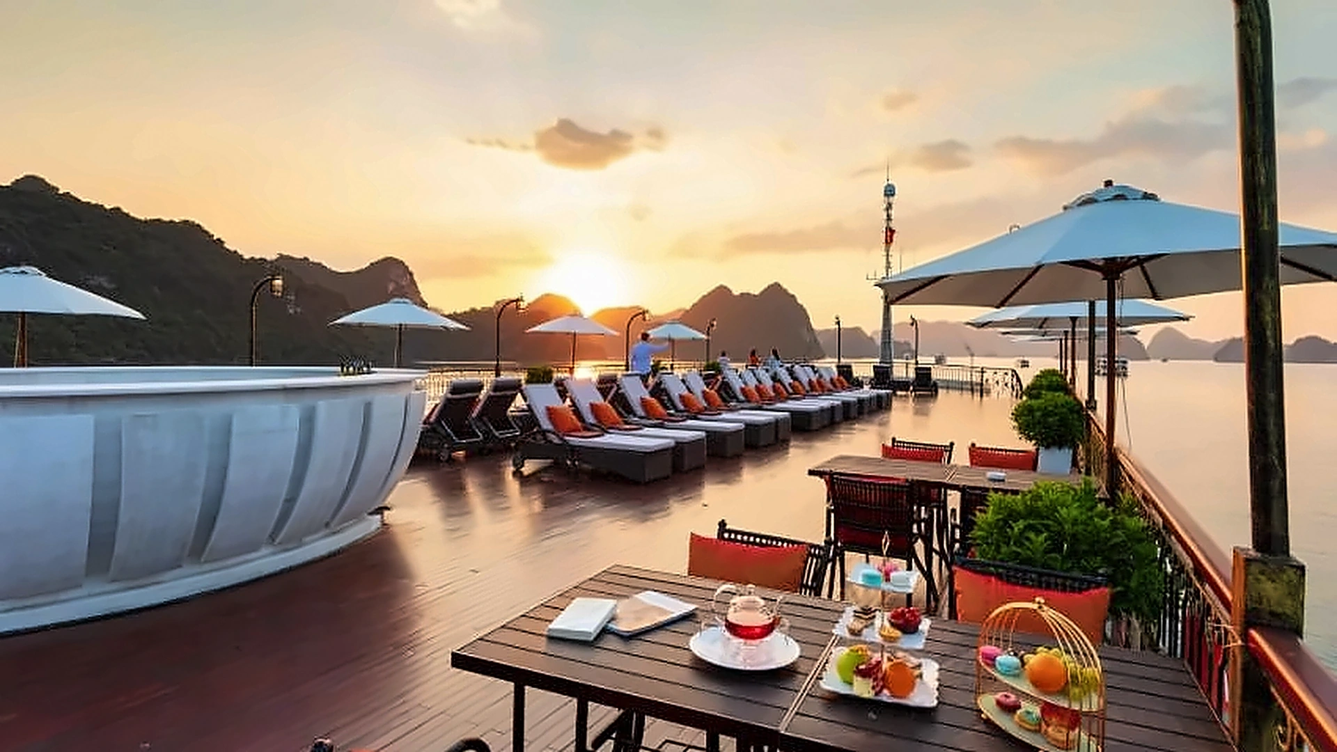 2D1N & 3D2N | Luxury relaxing in Indochine Grand Cruise in Lan Ha Bay